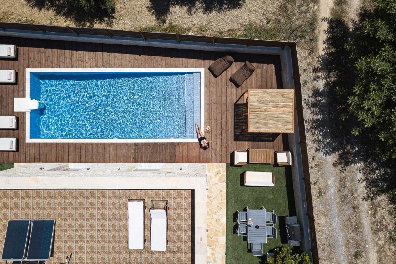 Villa Vera - With Private Heated Pool & Jacuzzi Pangalochori 外观 照片