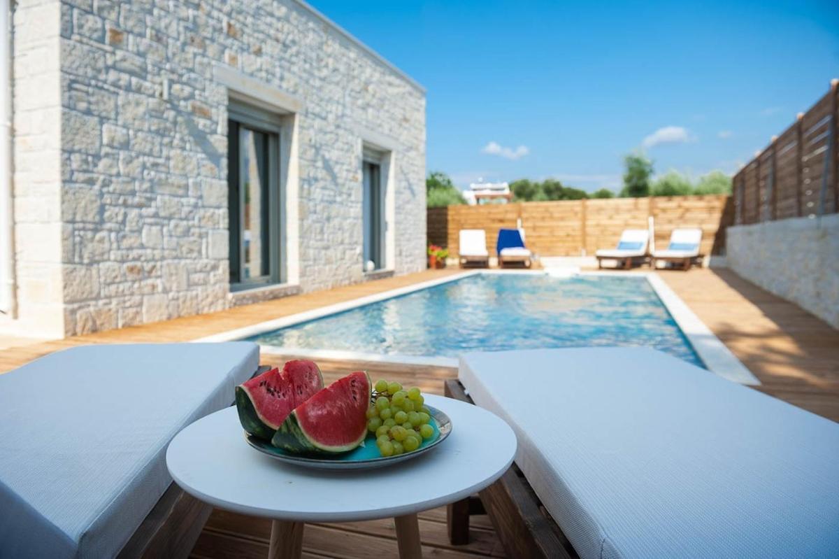 Villa Vera - With Private Heated Pool & Jacuzzi Pangalochori 外观 照片