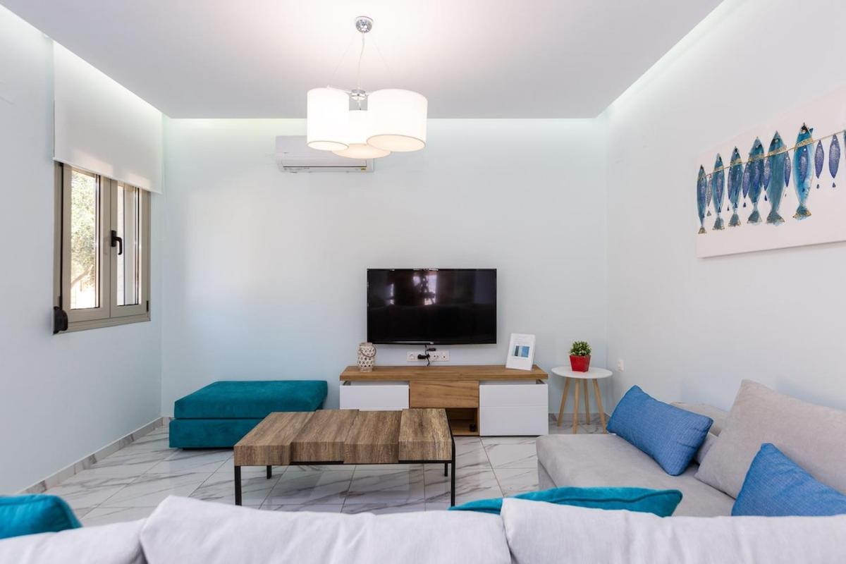 Villa Vera - With Private Heated Pool & Jacuzzi Pangalochori 外观 照片