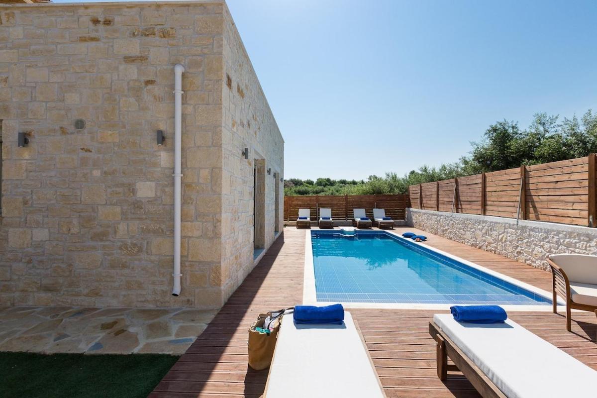 Villa Vera - With Private Heated Pool & Jacuzzi Pangalochori 外观 照片