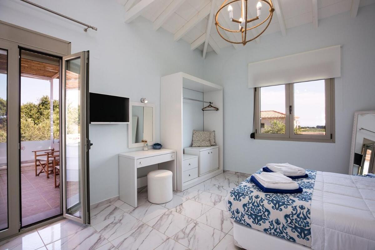 Villa Vera - With Private Heated Pool & Jacuzzi Pangalochori 外观 照片