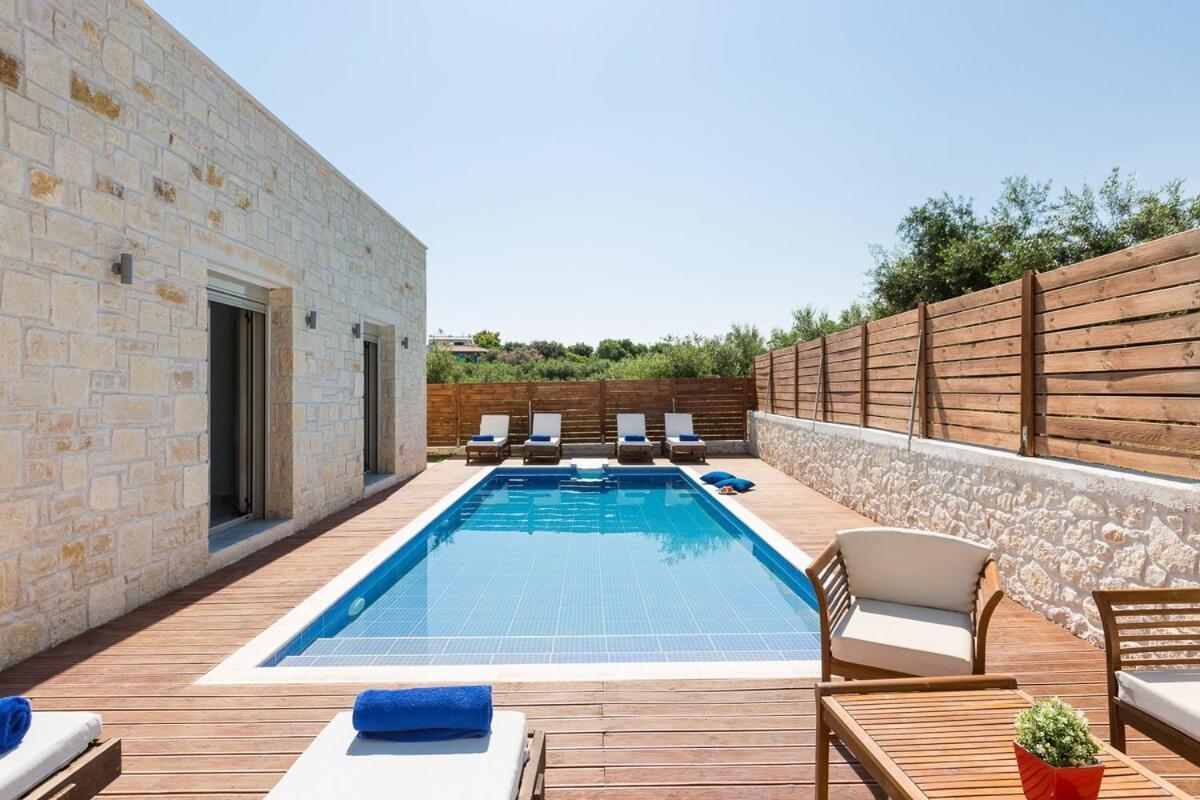 Villa Vera - With Private Heated Pool & Jacuzzi Pangalochori 外观 照片