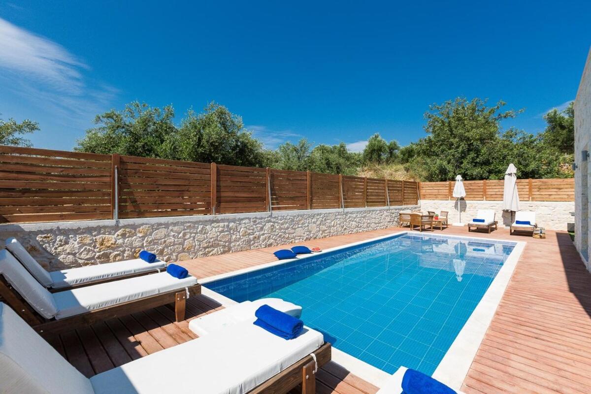 Villa Vera - With Private Heated Pool & Jacuzzi Pangalochori 外观 照片